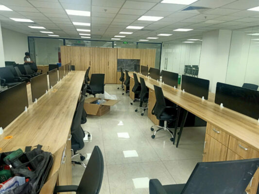 Giao vách ngăn gỗ văn phòng ở Tân Bình