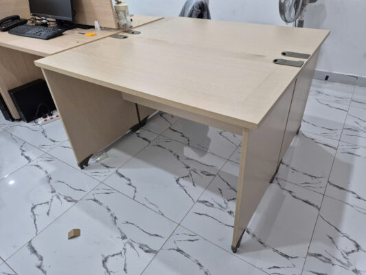 Giao bàn làm việc Fami Lufa tại Quận 2