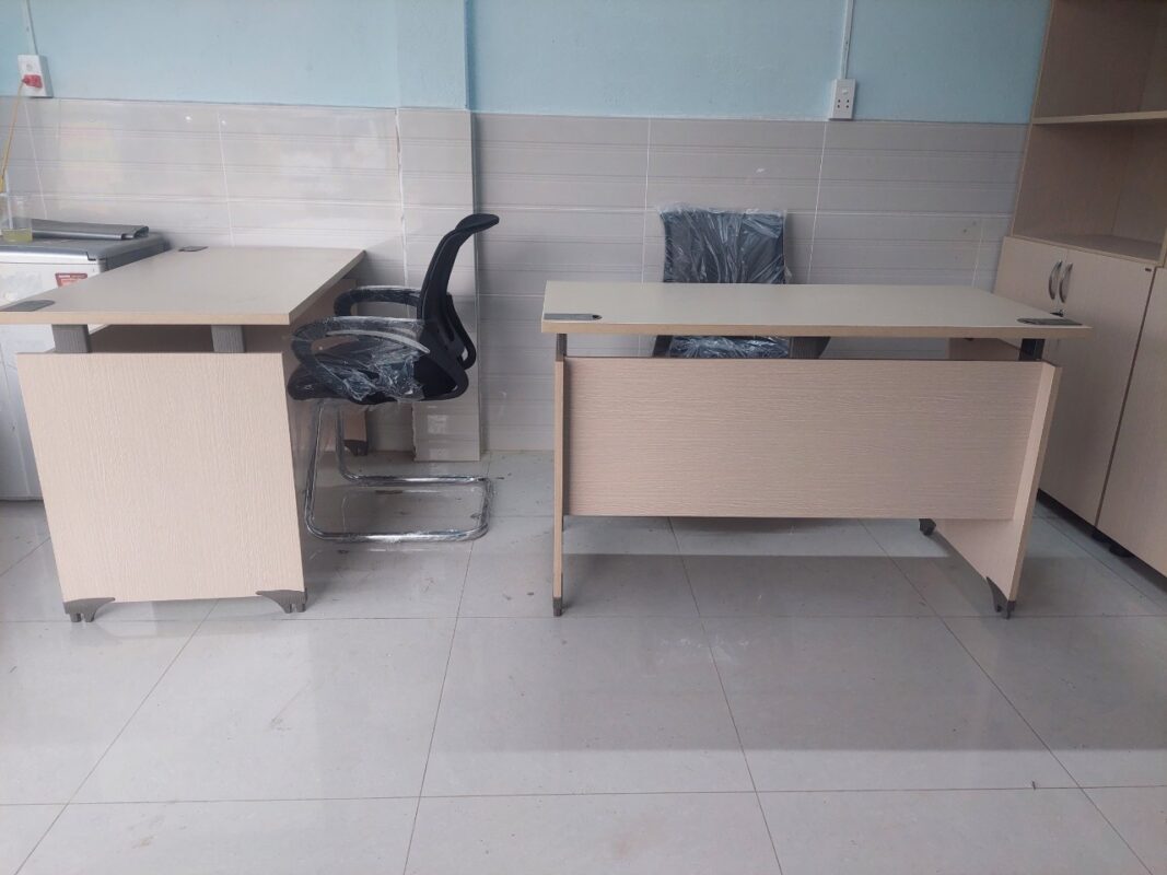 Giao bàn làm việc Fami Lufa tại Quận 2