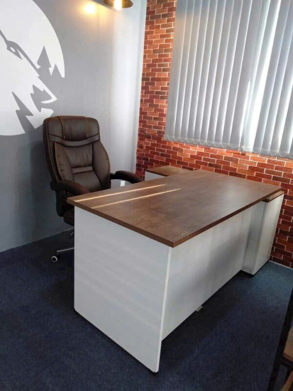 Bàn giám đốc gỗ công nghiệp tại quận Tân Bình