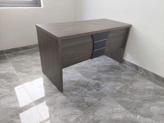 Bàn quản lý đơn giản