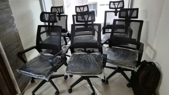 Ghế văn phòng có tựa đầu mua ở Hồ Chí Minh