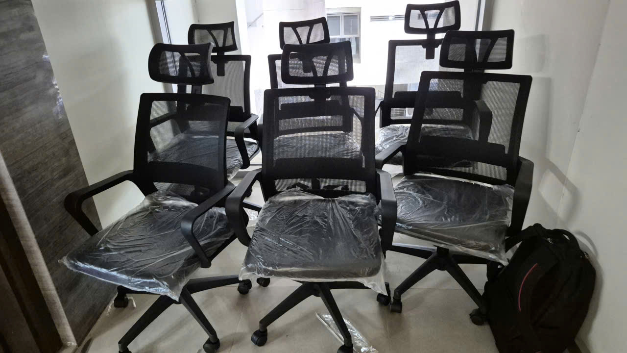 Ghế văn phòng có tựa đầu mua ở Hồ Chí Minh