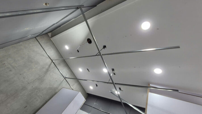 Làm khung xương thạch cao trần