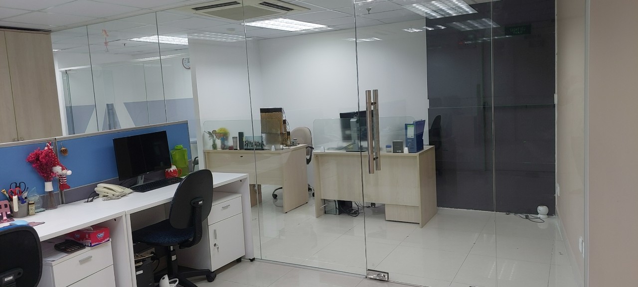 Thi công vách kính văn phòng ở Hồ Chí Minh