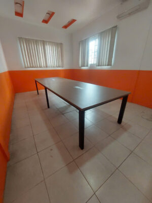 Bàn họp chân sắt giá rẻ