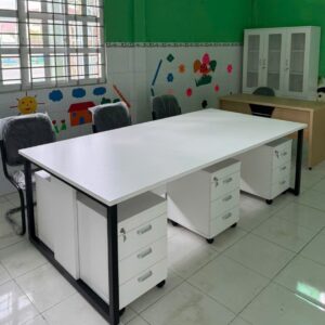 Bàn họp chân sắt giá rẻ hồ chí minh