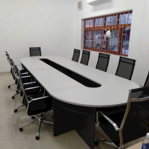 Bàn họp hình oval