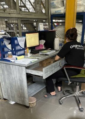 Bàn làm việc phòng kế toán