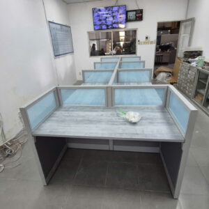 Cụm bàn làm việc vách ngăn leader