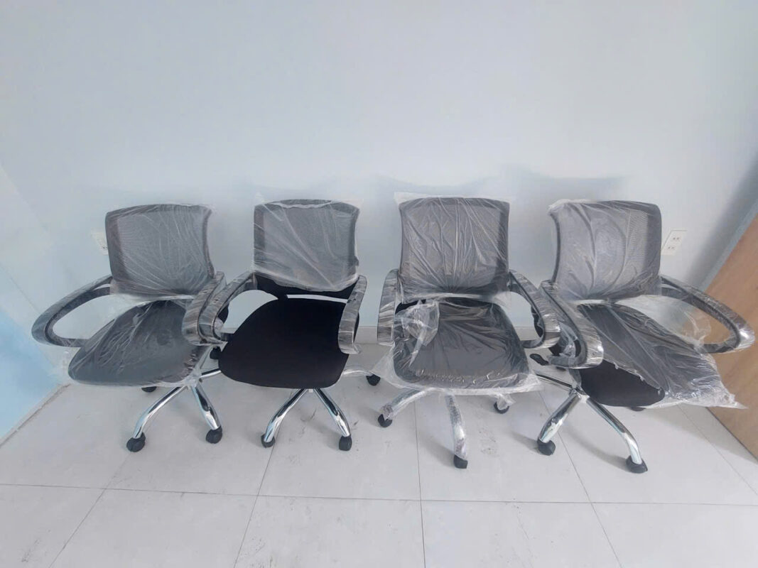 Setup văn phòng với ngân sách ghế dưới 1 triệu đồng