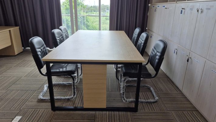 Ghế chân quỳ phòng họp dưới 1 triệu